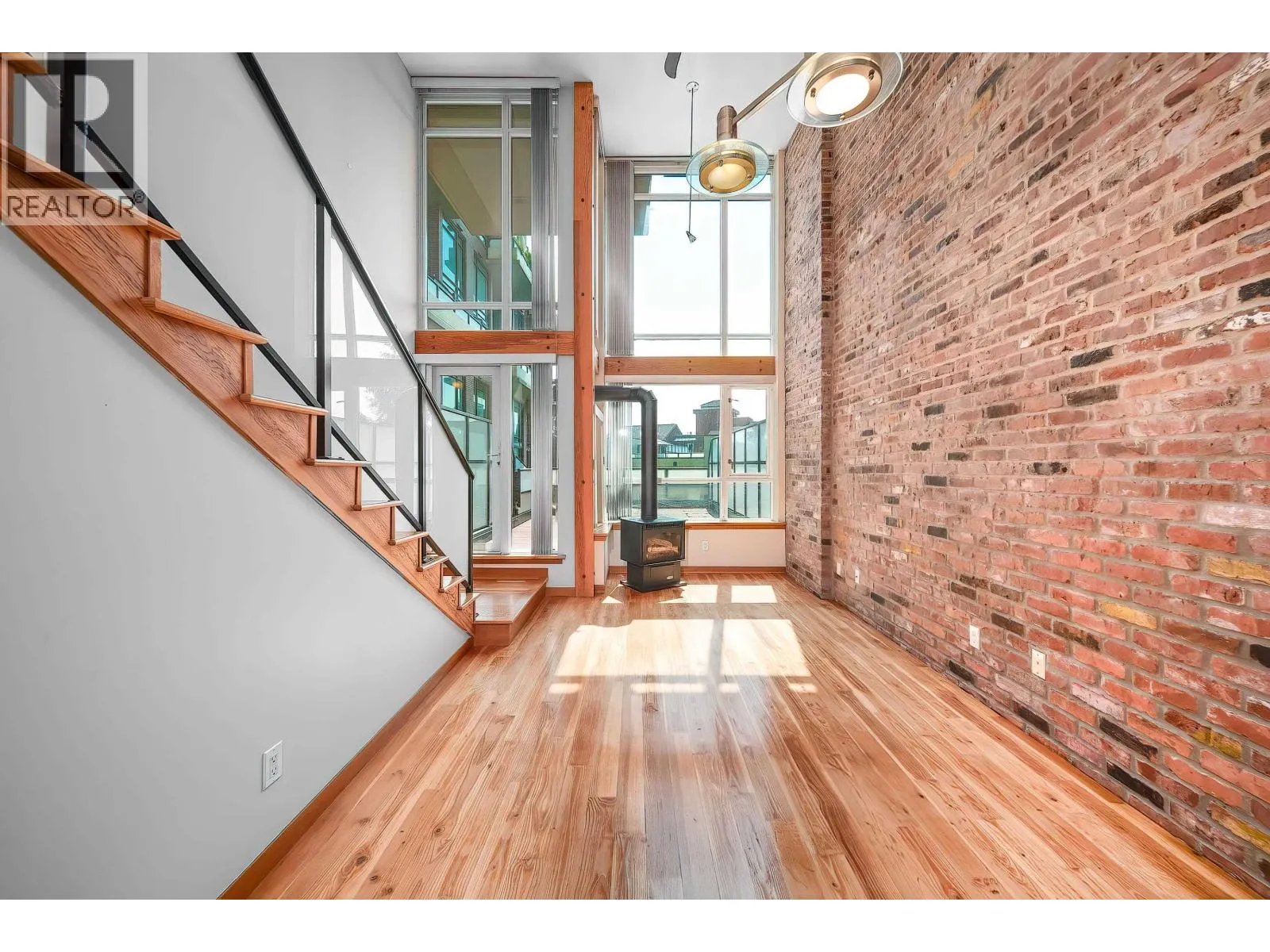 214 10 RENAISSANCE SQUARE