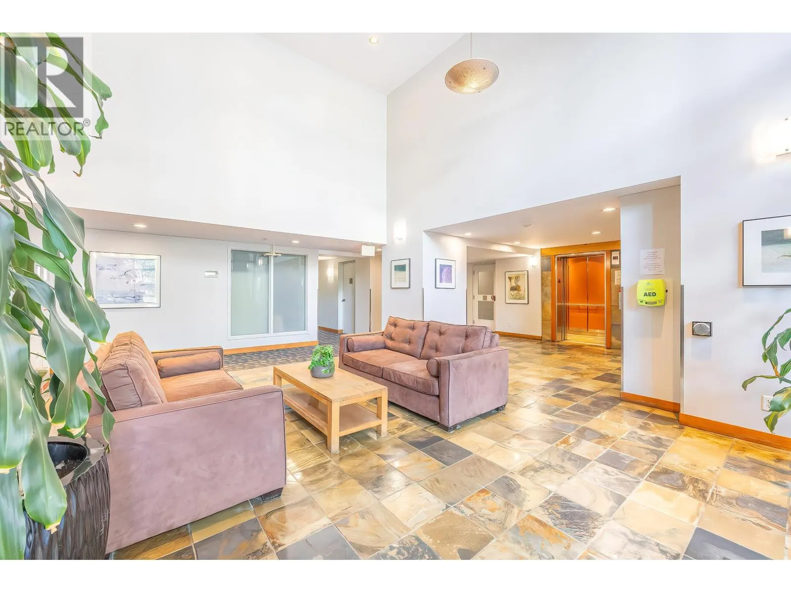 214 10 RENAISSANCE SQUARE