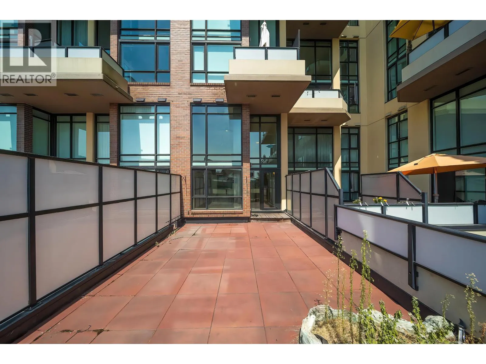 214 10 RENAISSANCE SQUARE