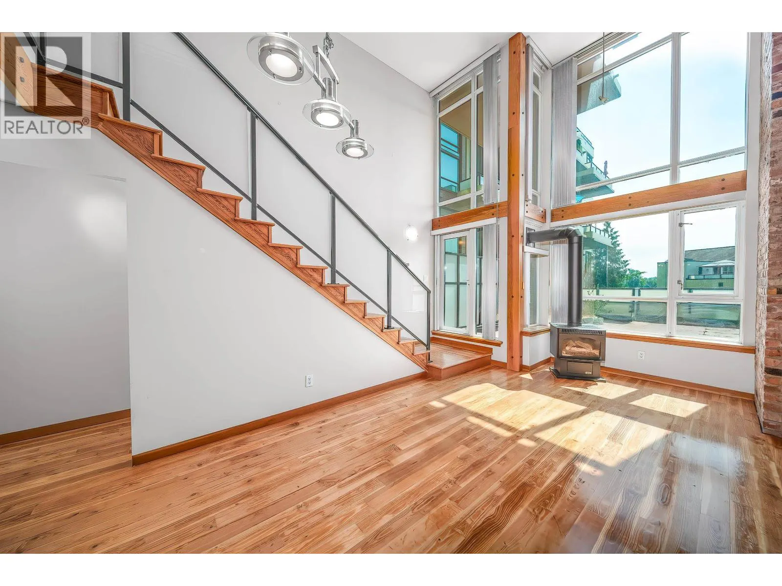 214 10 RENAISSANCE SQUARE