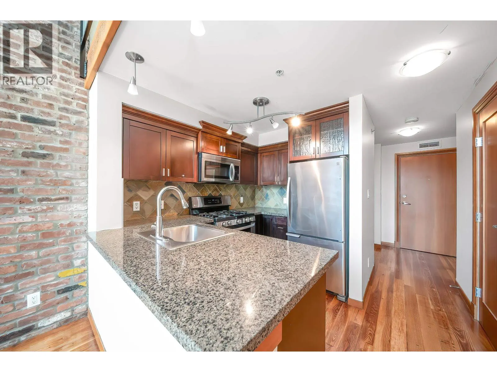 214 10 RENAISSANCE SQUARE