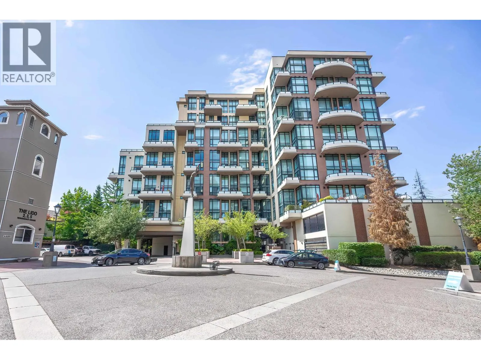 214 10 RENAISSANCE SQUARE