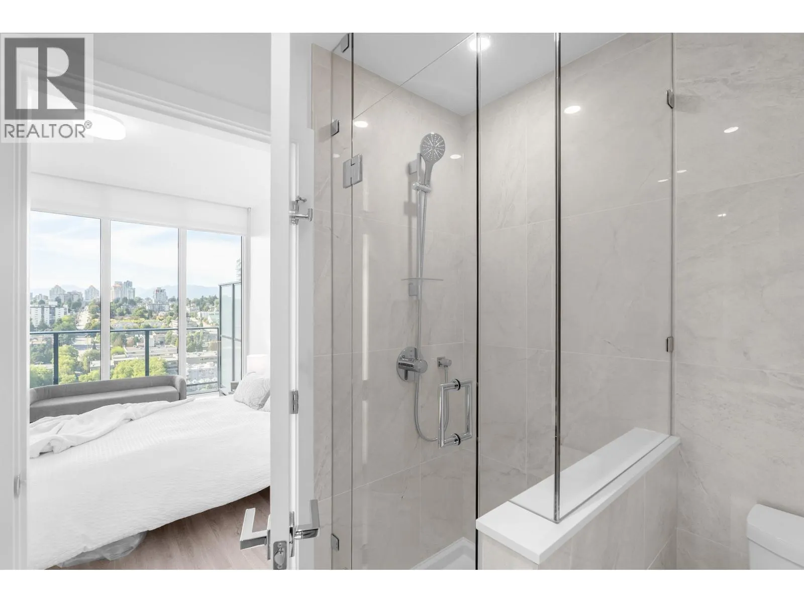 2904 660 QUAYSIDE DRIVE