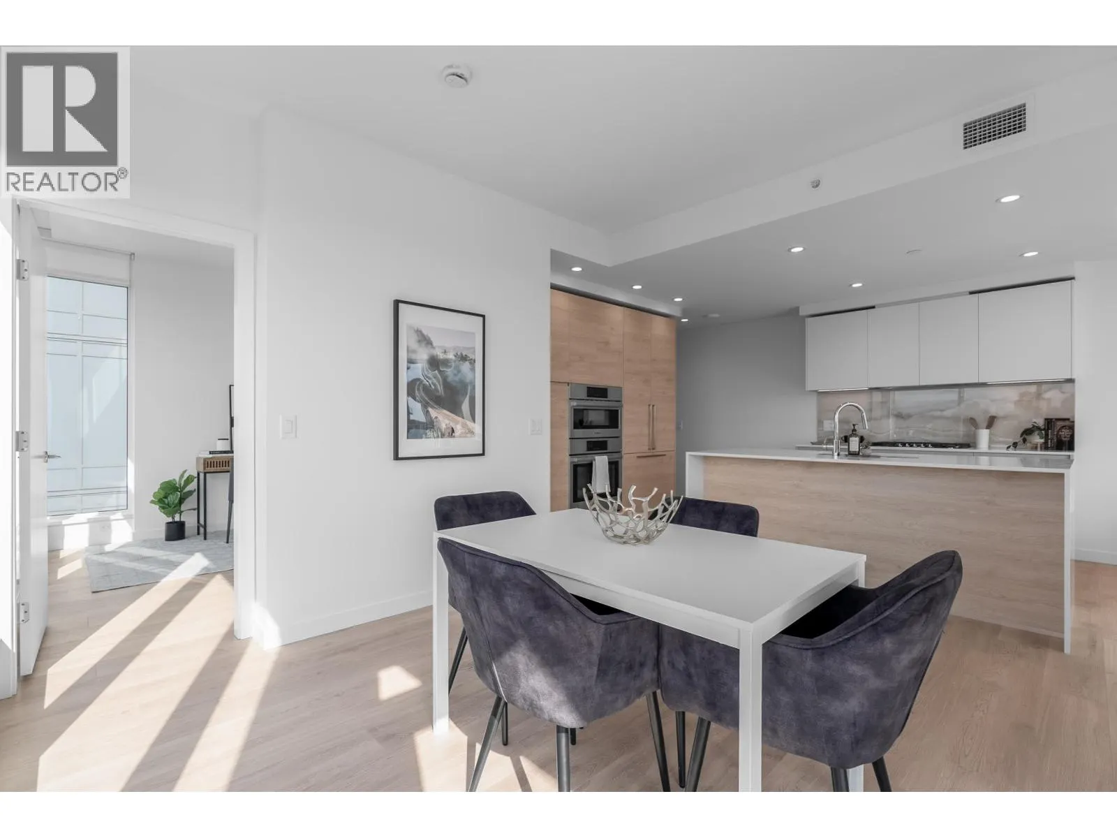 2904 660 QUAYSIDE DRIVE