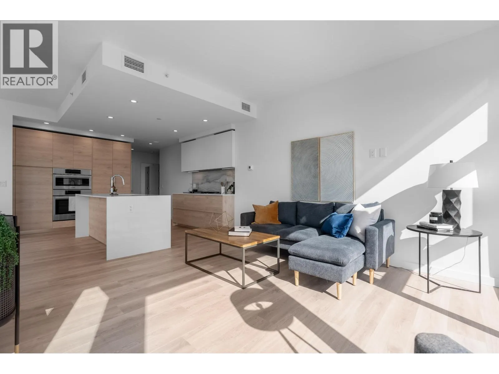 2904 660 QUAYSIDE DRIVE