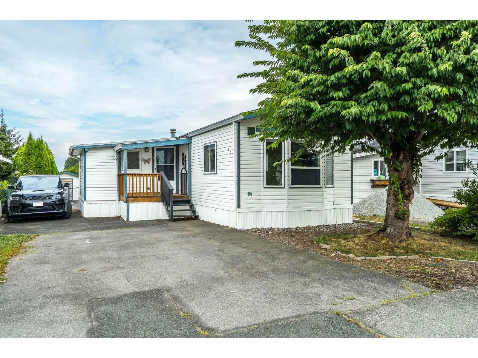 45 41168 LOUGHEED HIGHWAY