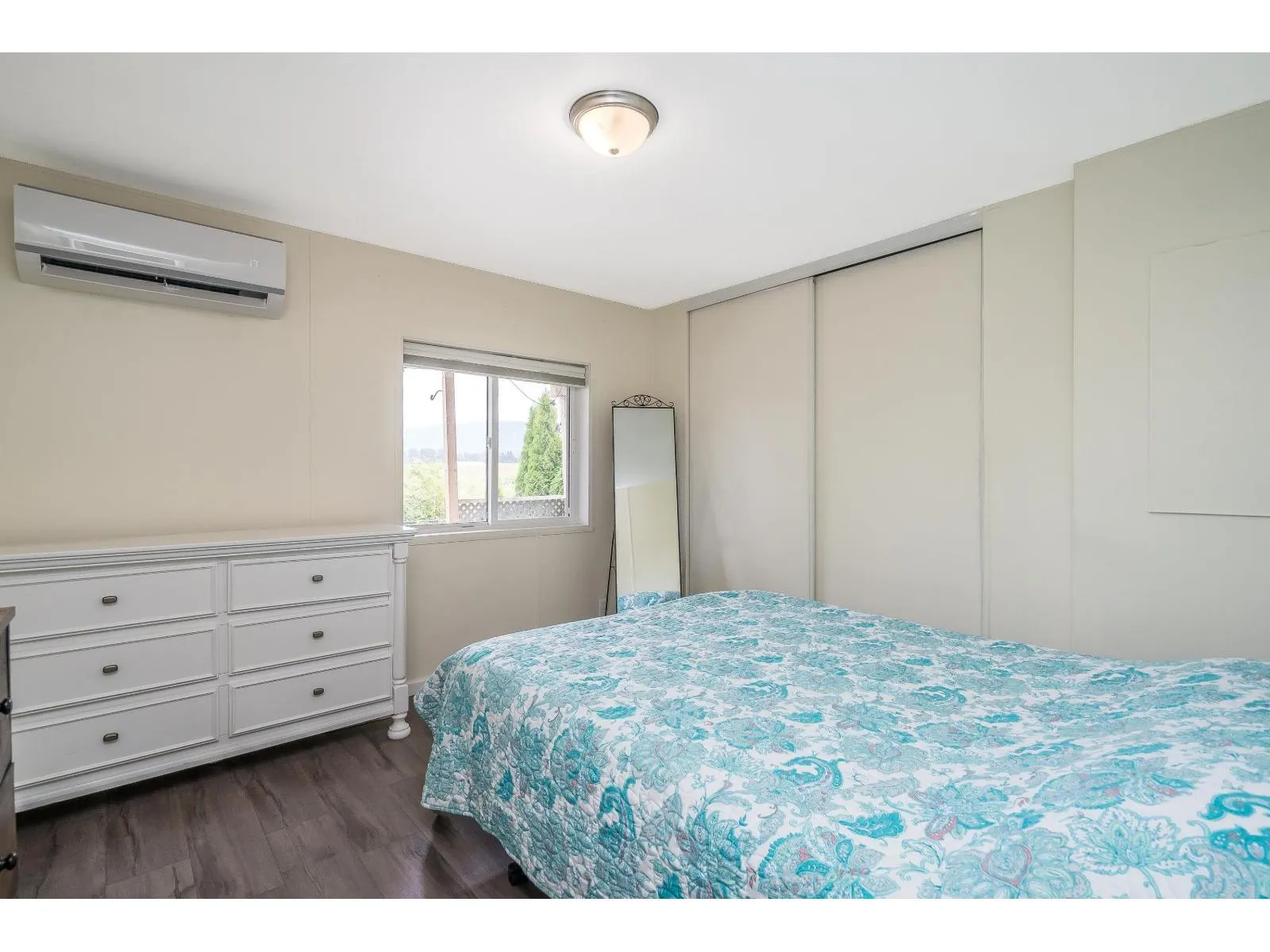 45 41168 LOUGHEED HIGHWAY