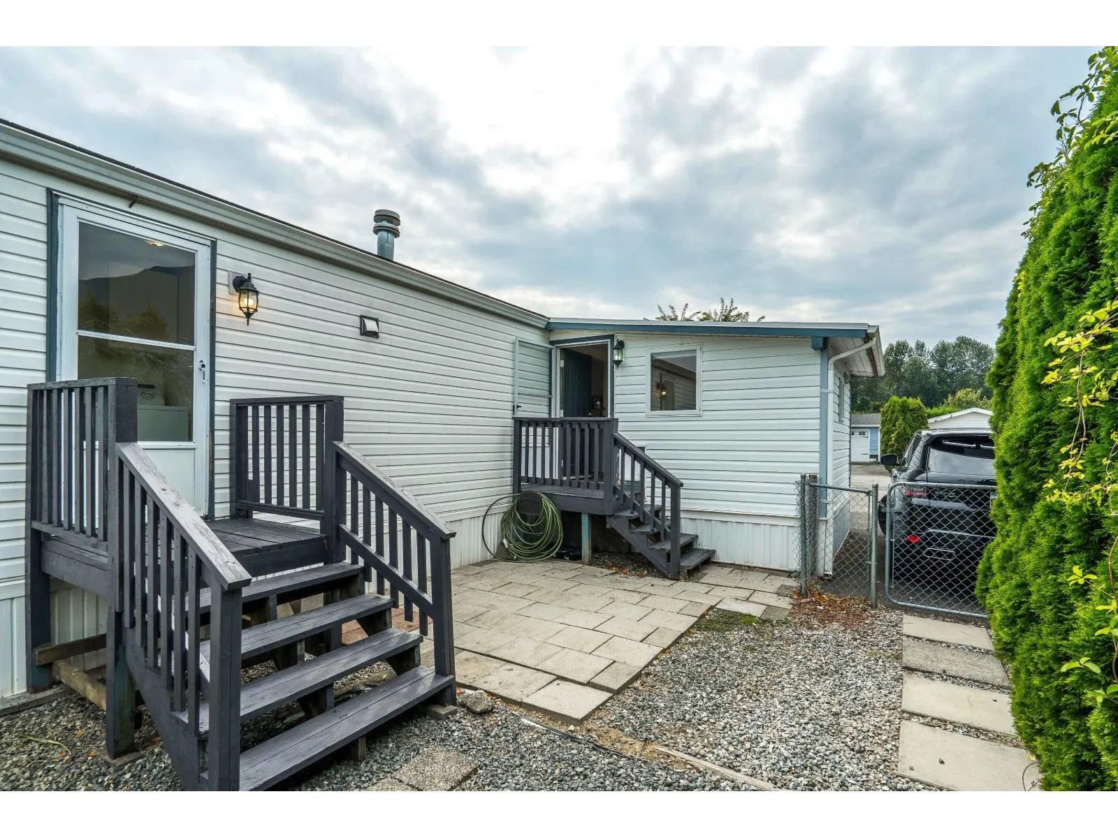 45 41168 LOUGHEED HIGHWAY