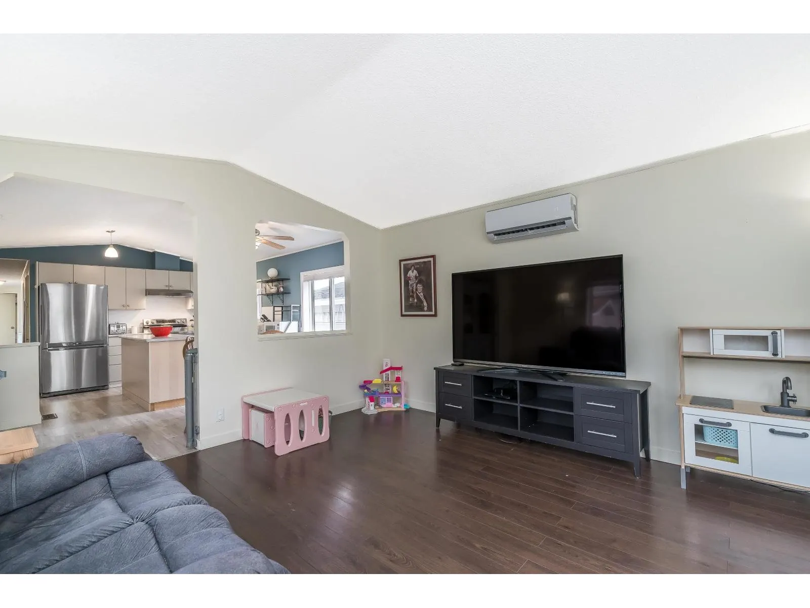 45 41168 LOUGHEED HIGHWAY