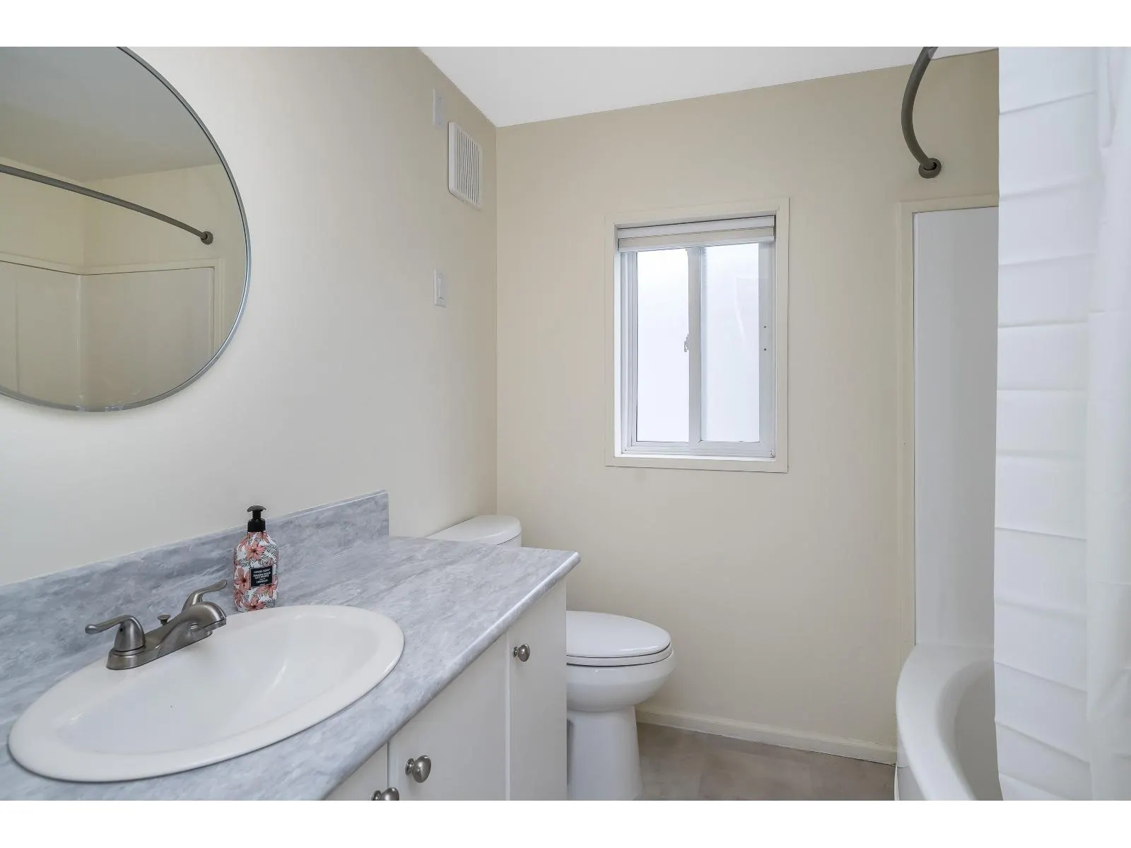 45 41168 LOUGHEED HIGHWAY