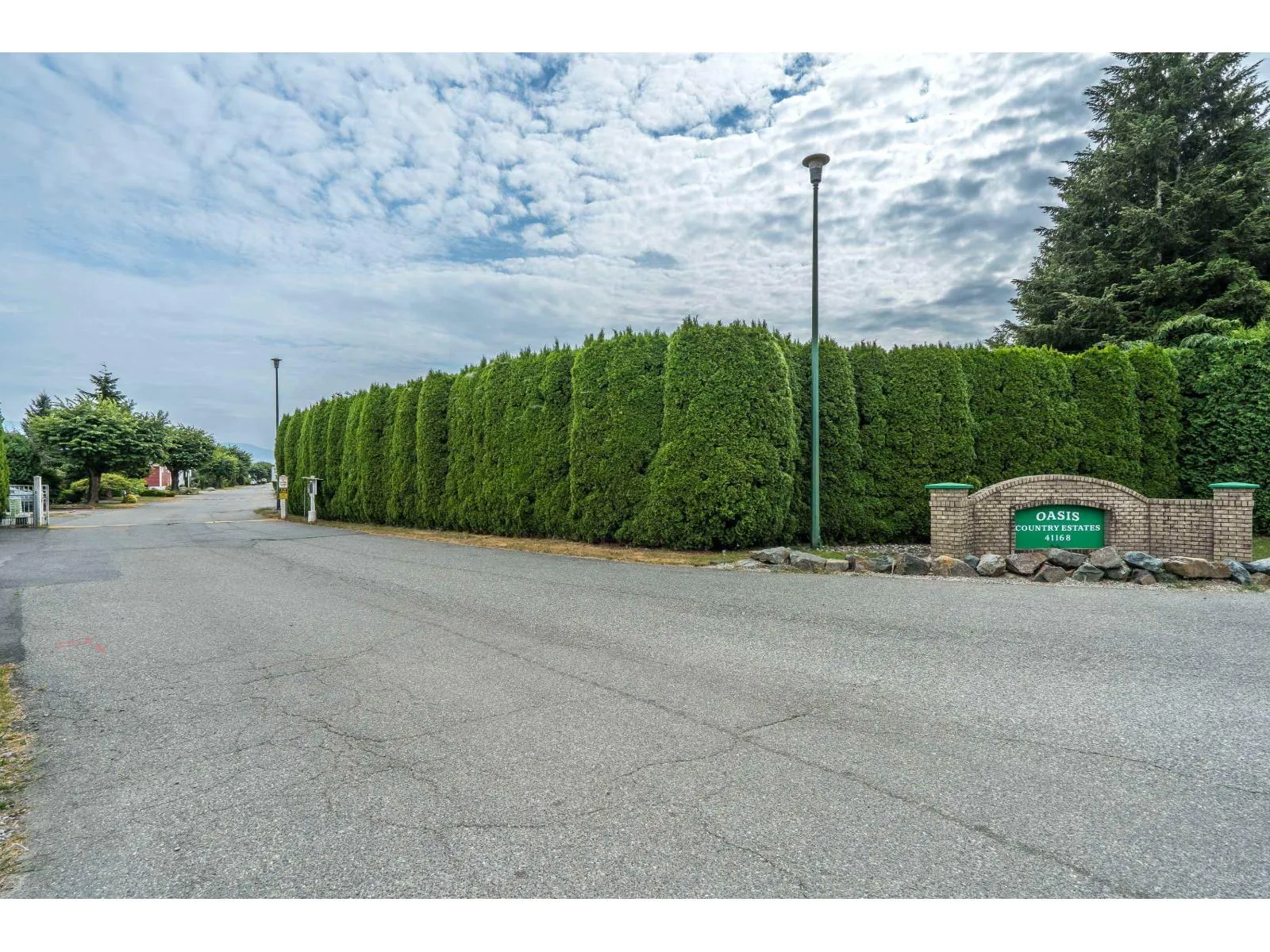 45 41168 LOUGHEED HIGHWAY