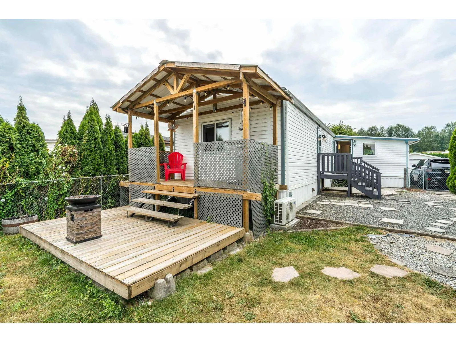 45 41168 LOUGHEED HIGHWAY