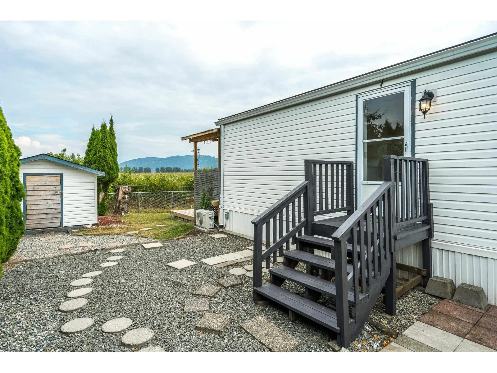 45 41168 LOUGHEED HIGHWAY