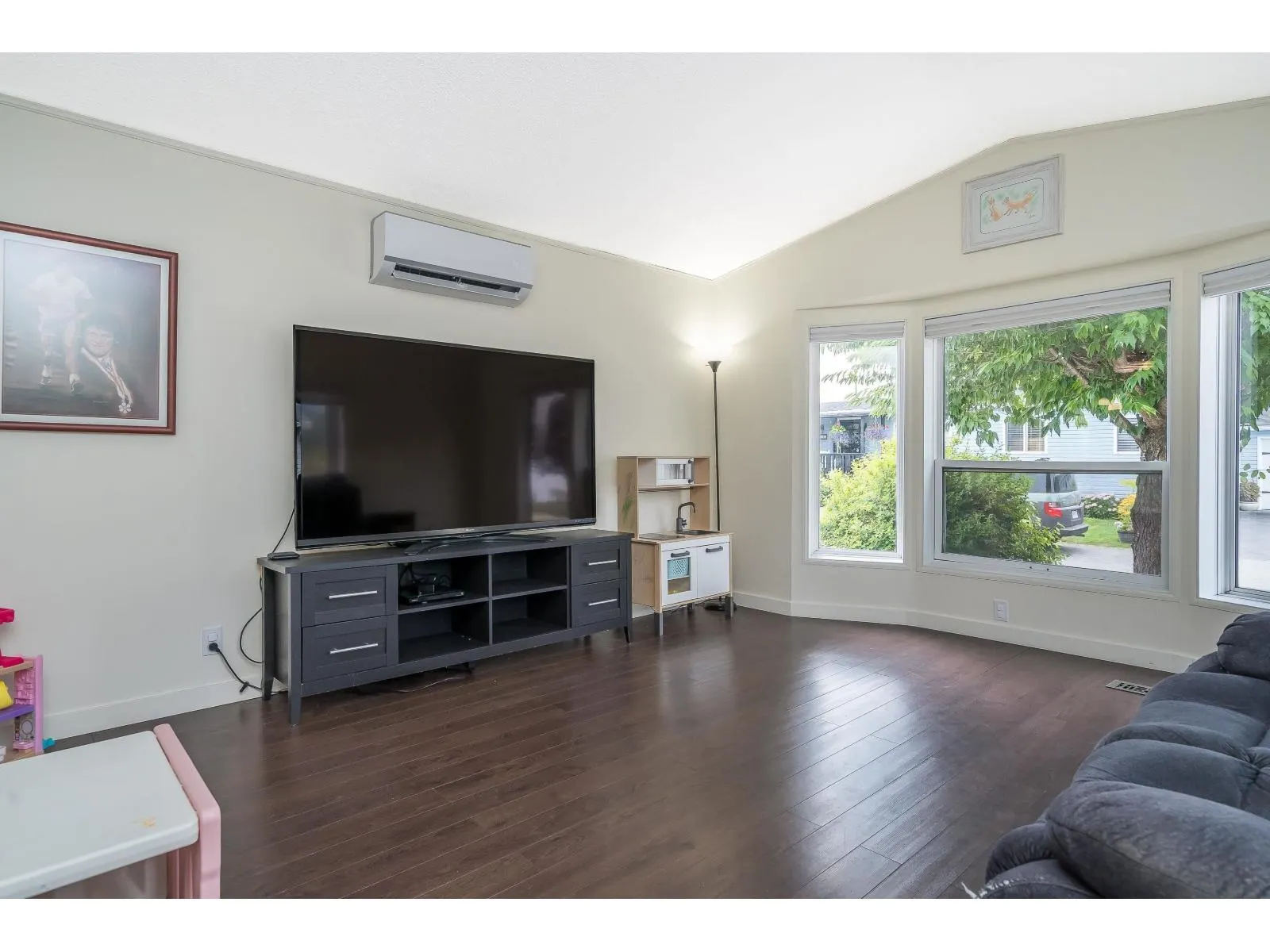 45 41168 LOUGHEED HIGHWAY