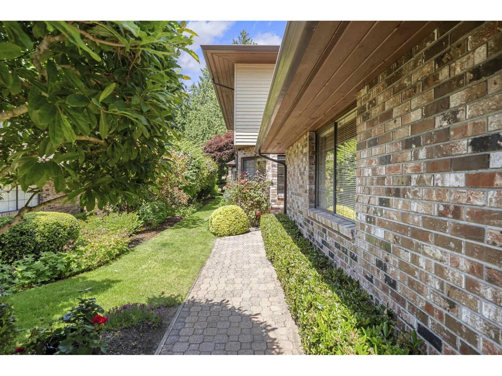 36 1725 SOUTHMERE CRESCENT