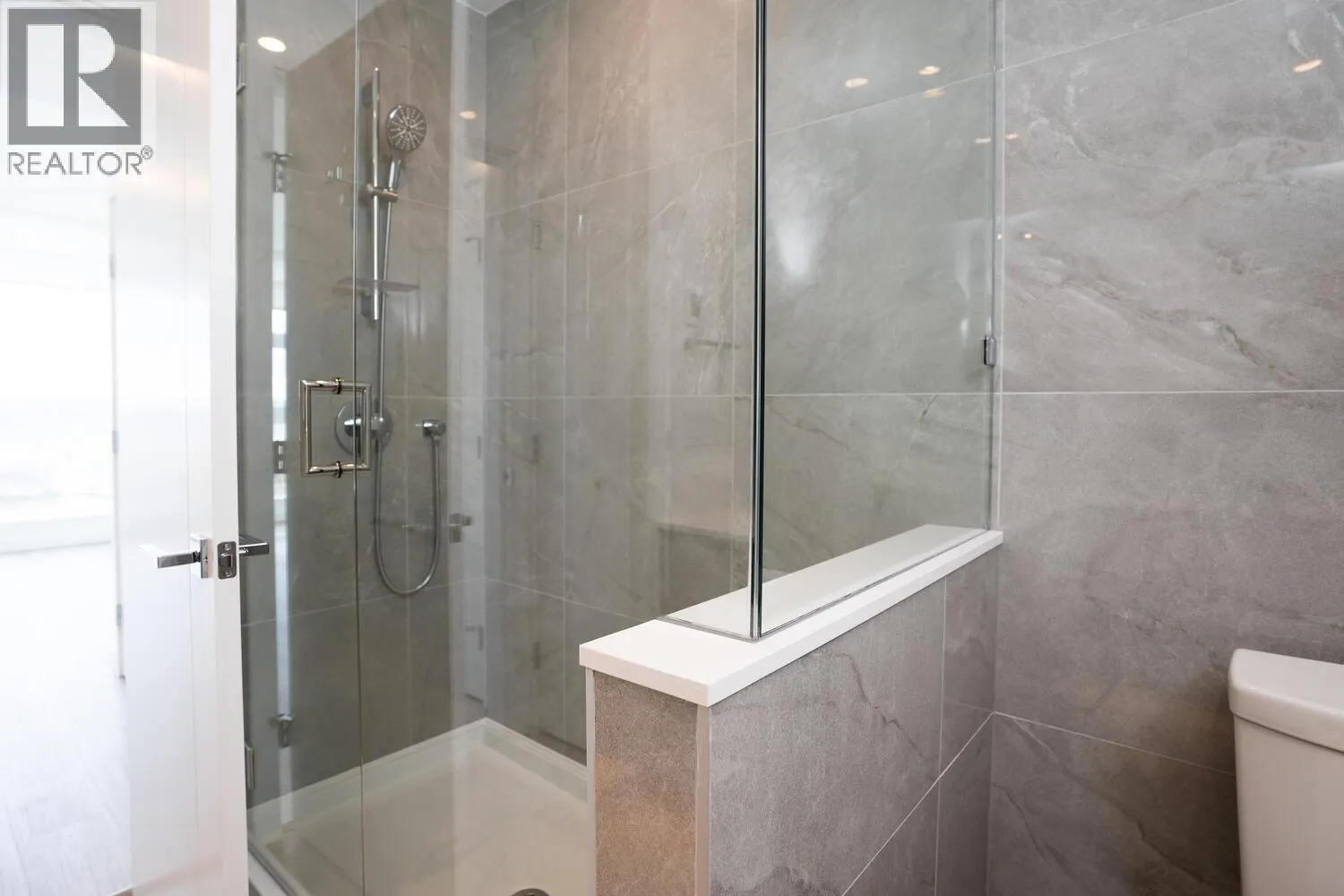 1907 680 QUAYSIDE DRIVE