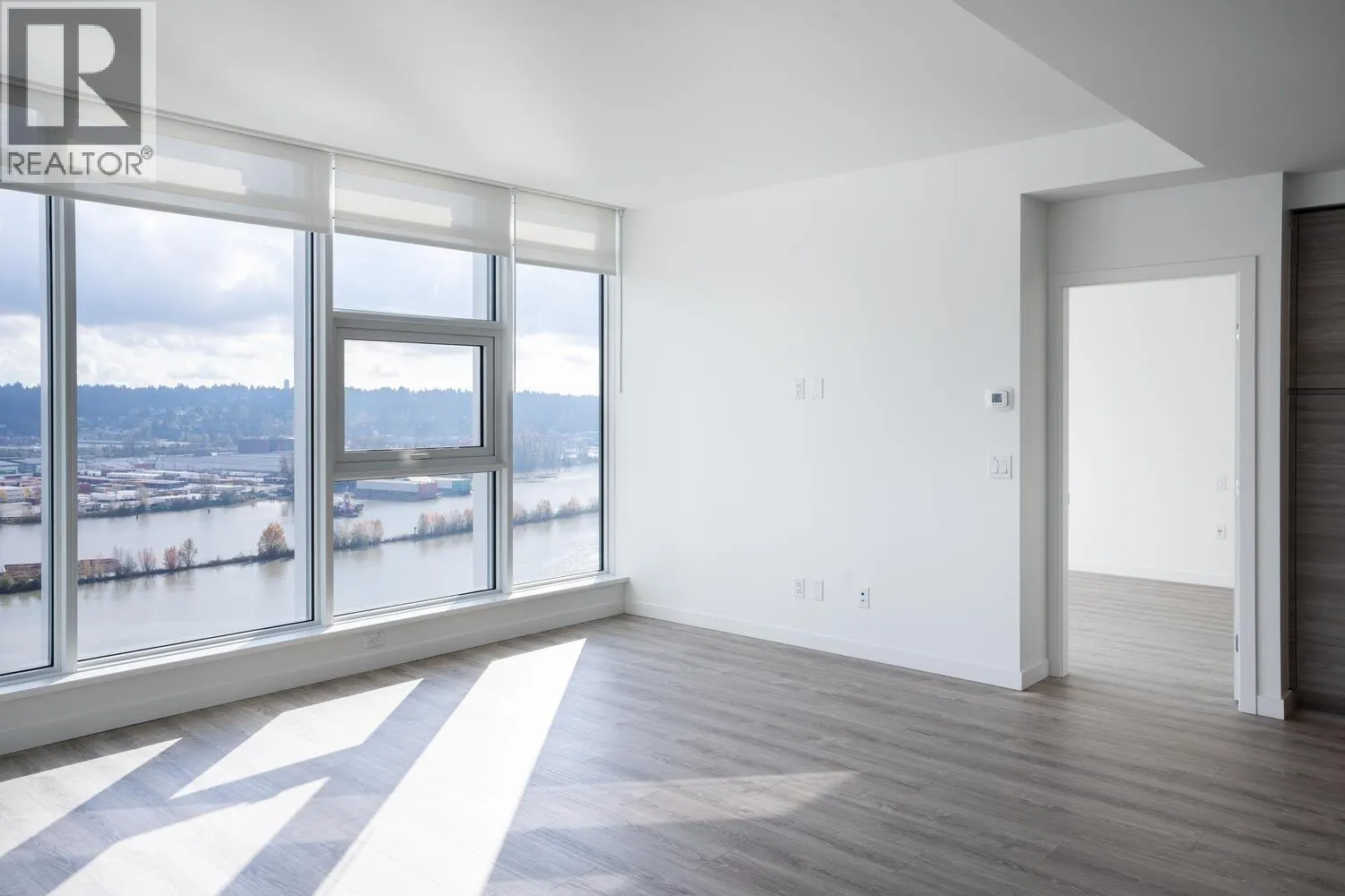 1907 680 QUAYSIDE DRIVE