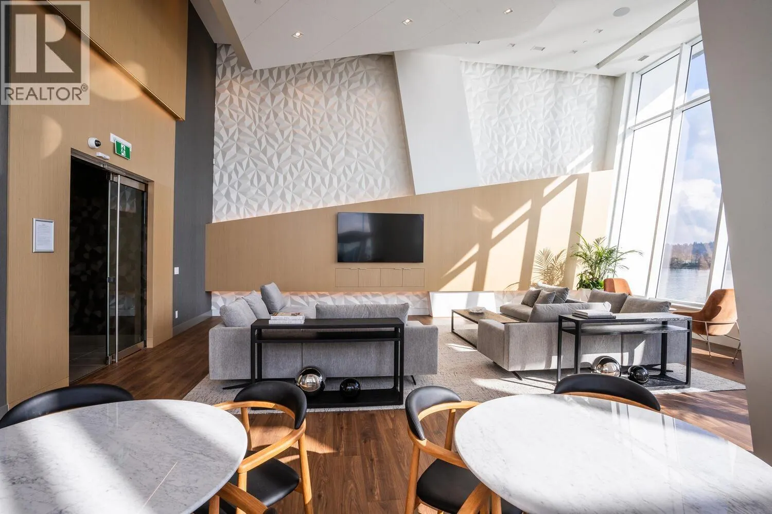 1907 680 QUAYSIDE DRIVE