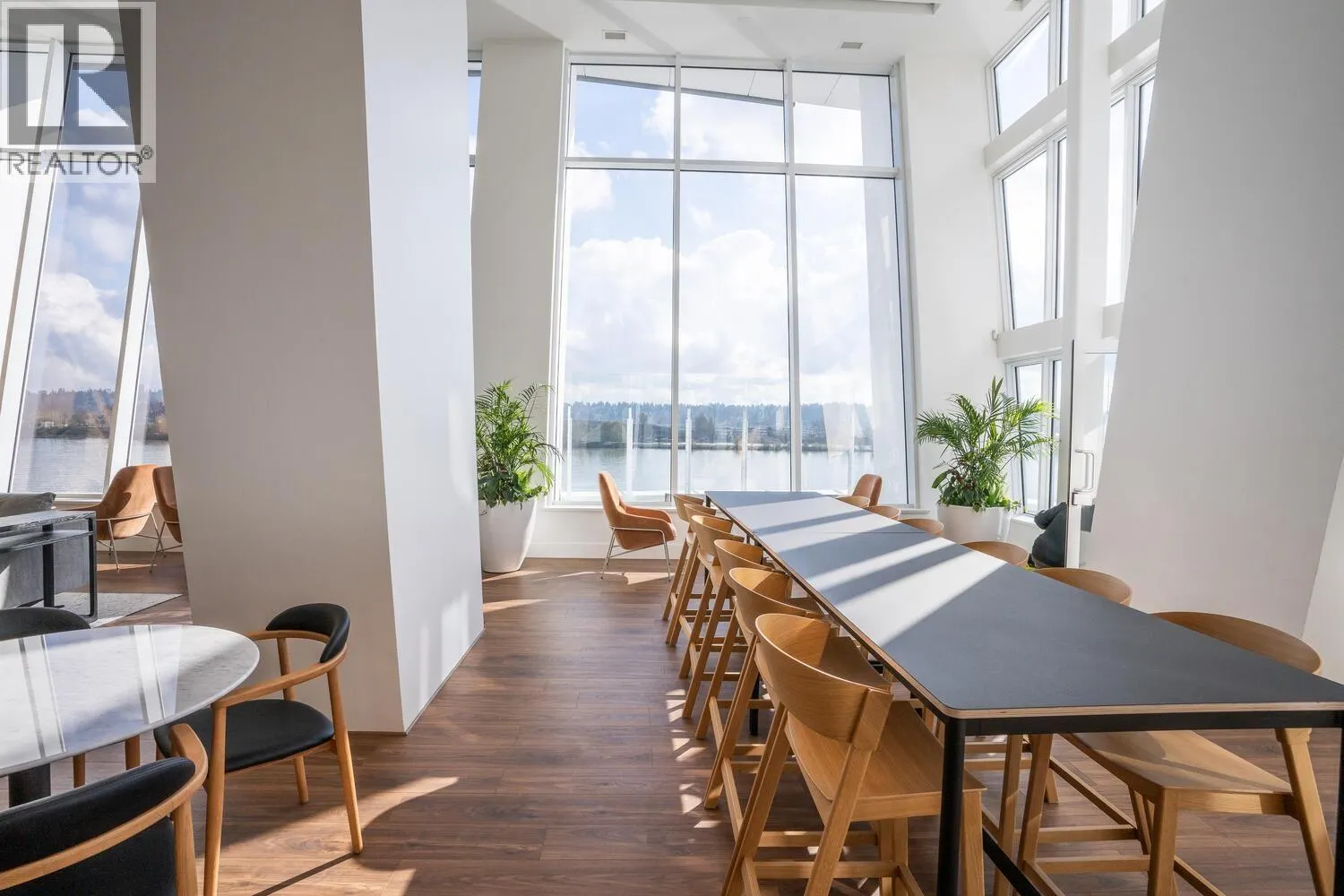 1907 680 QUAYSIDE DRIVE