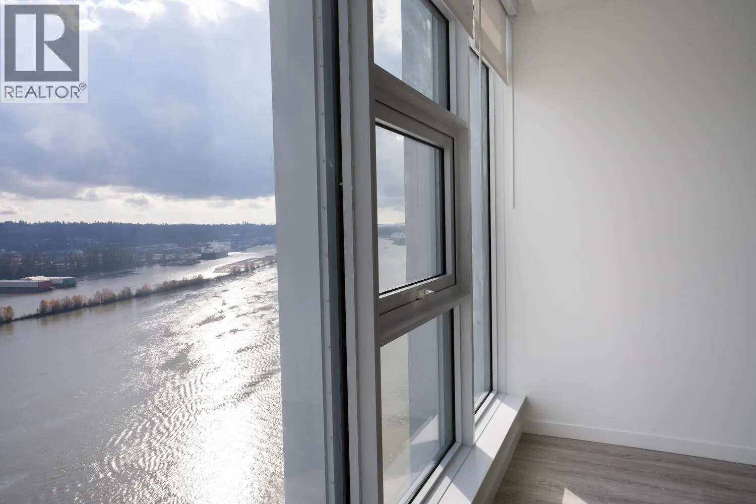 1907 680 QUAYSIDE DRIVE