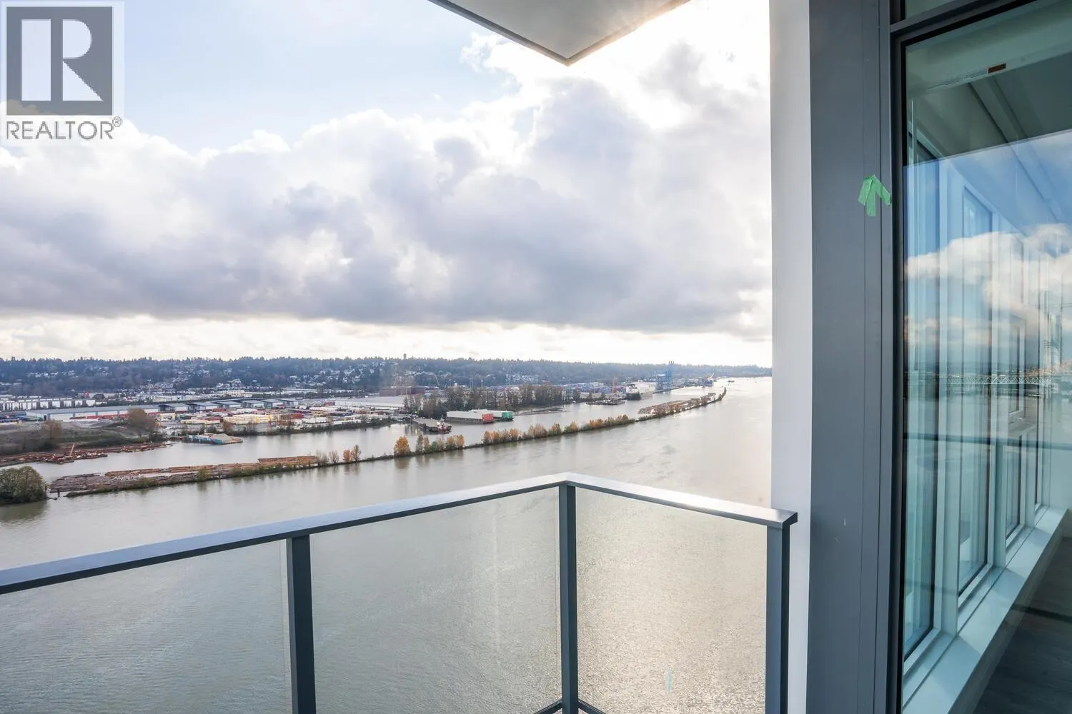 1907 680 QUAYSIDE DRIVE