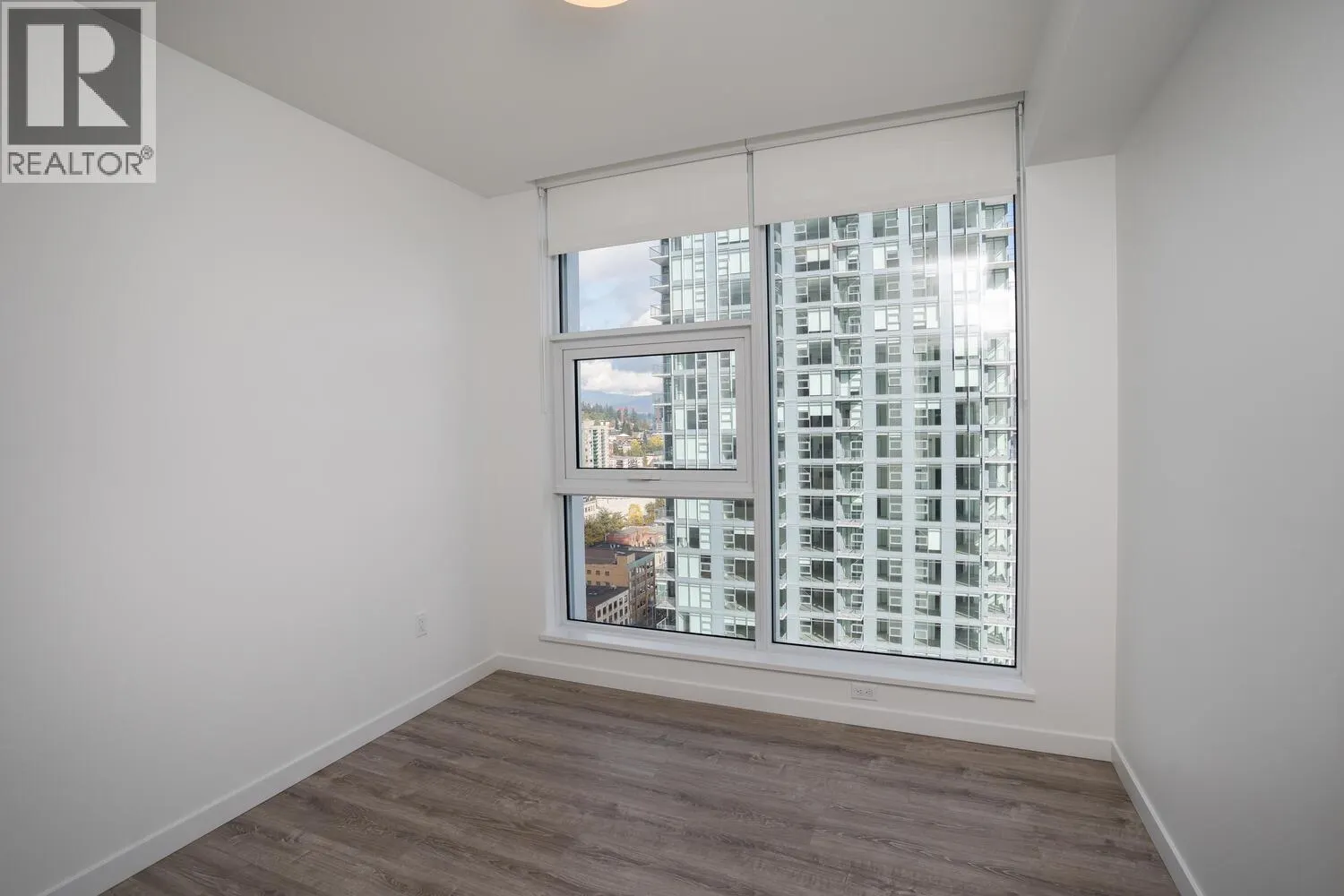 1907 680 QUAYSIDE DRIVE