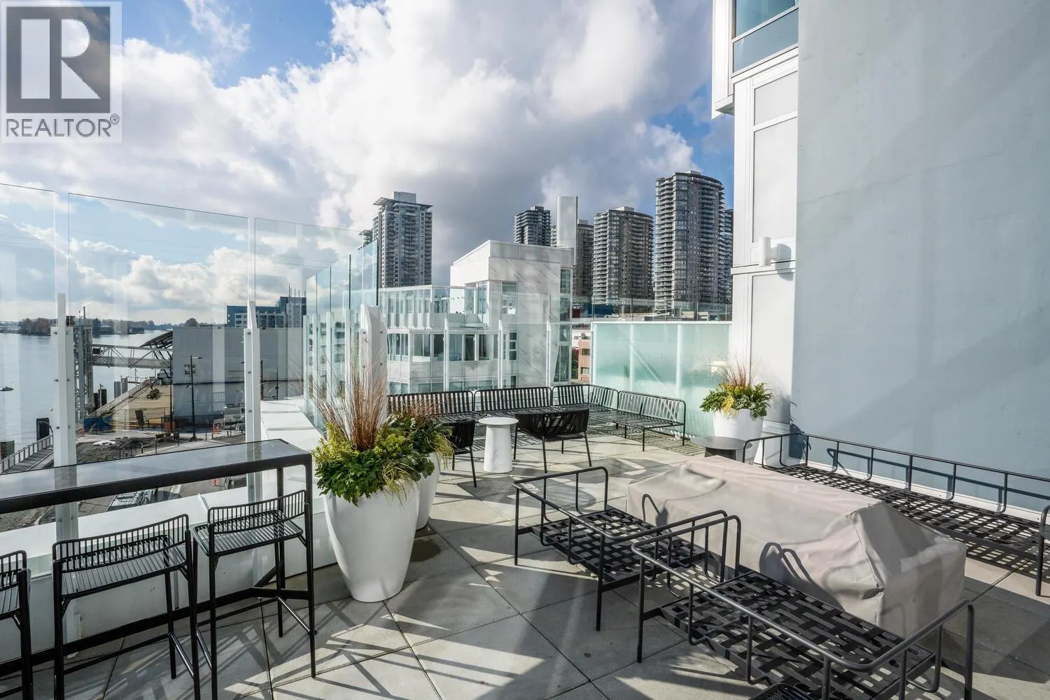 1907 680 QUAYSIDE DRIVE