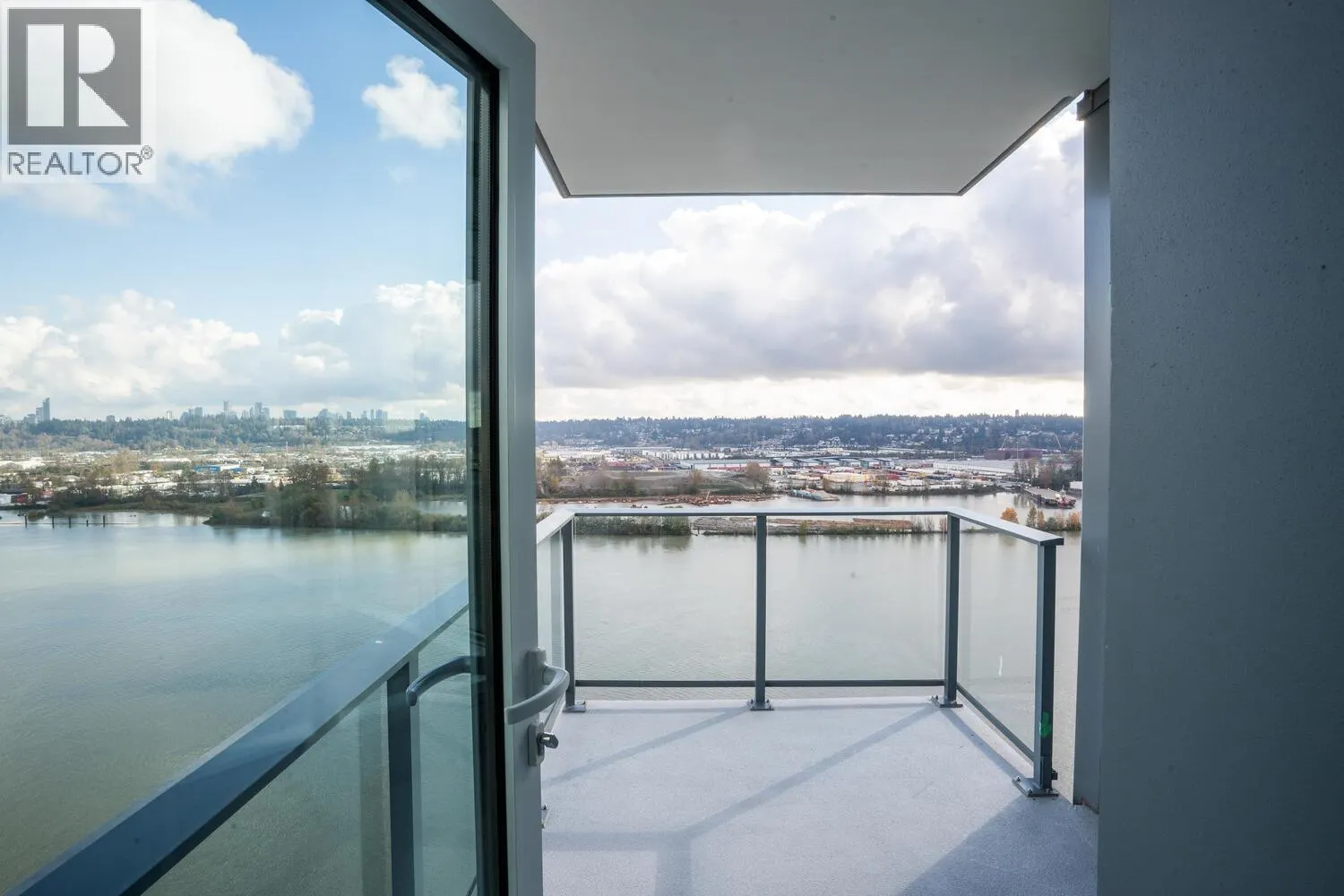 1907 680 QUAYSIDE DRIVE