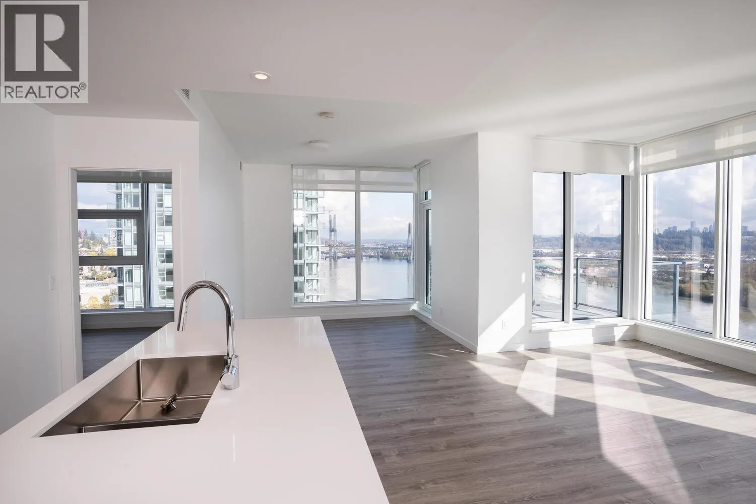 1907 680 QUAYSIDE DRIVE