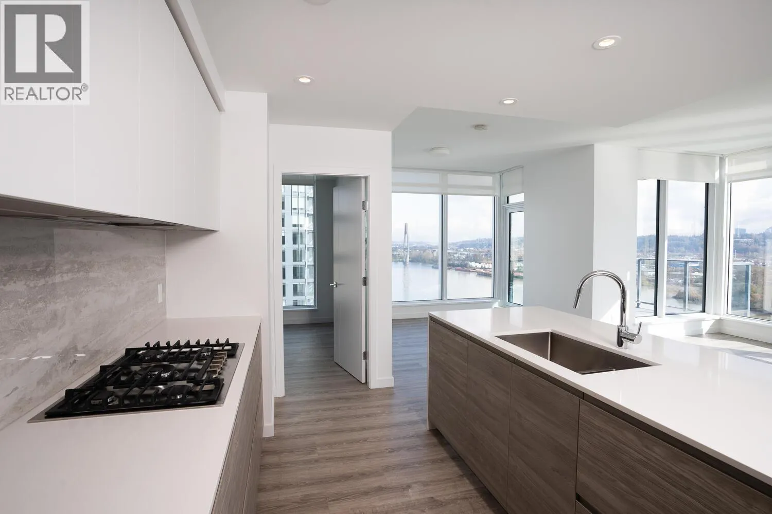 1907 680 QUAYSIDE DRIVE
