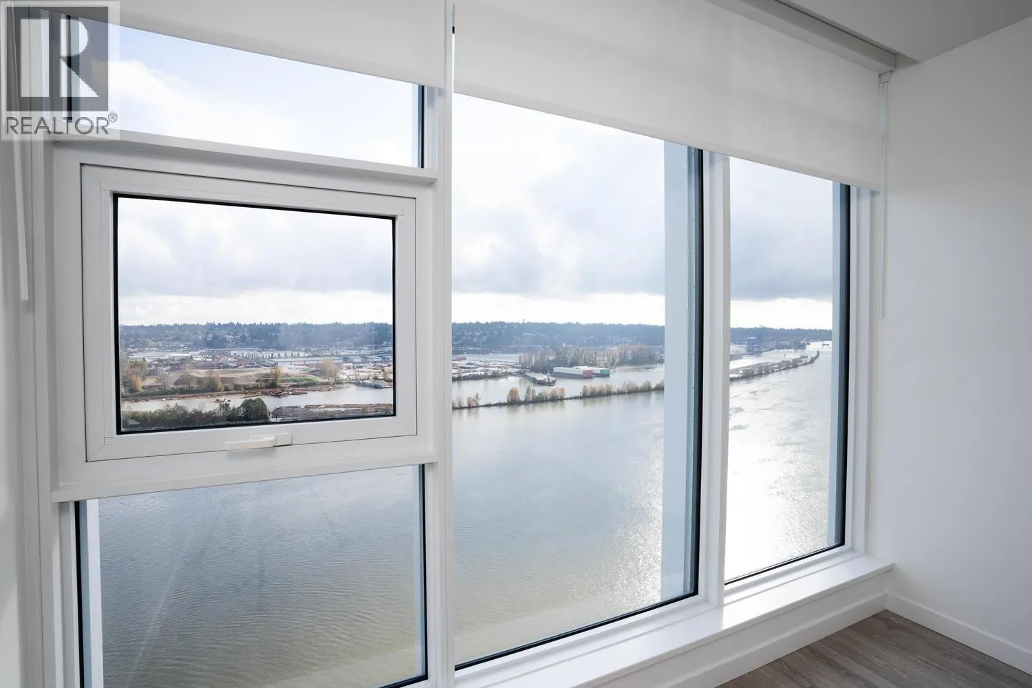 1907 680 QUAYSIDE DRIVE