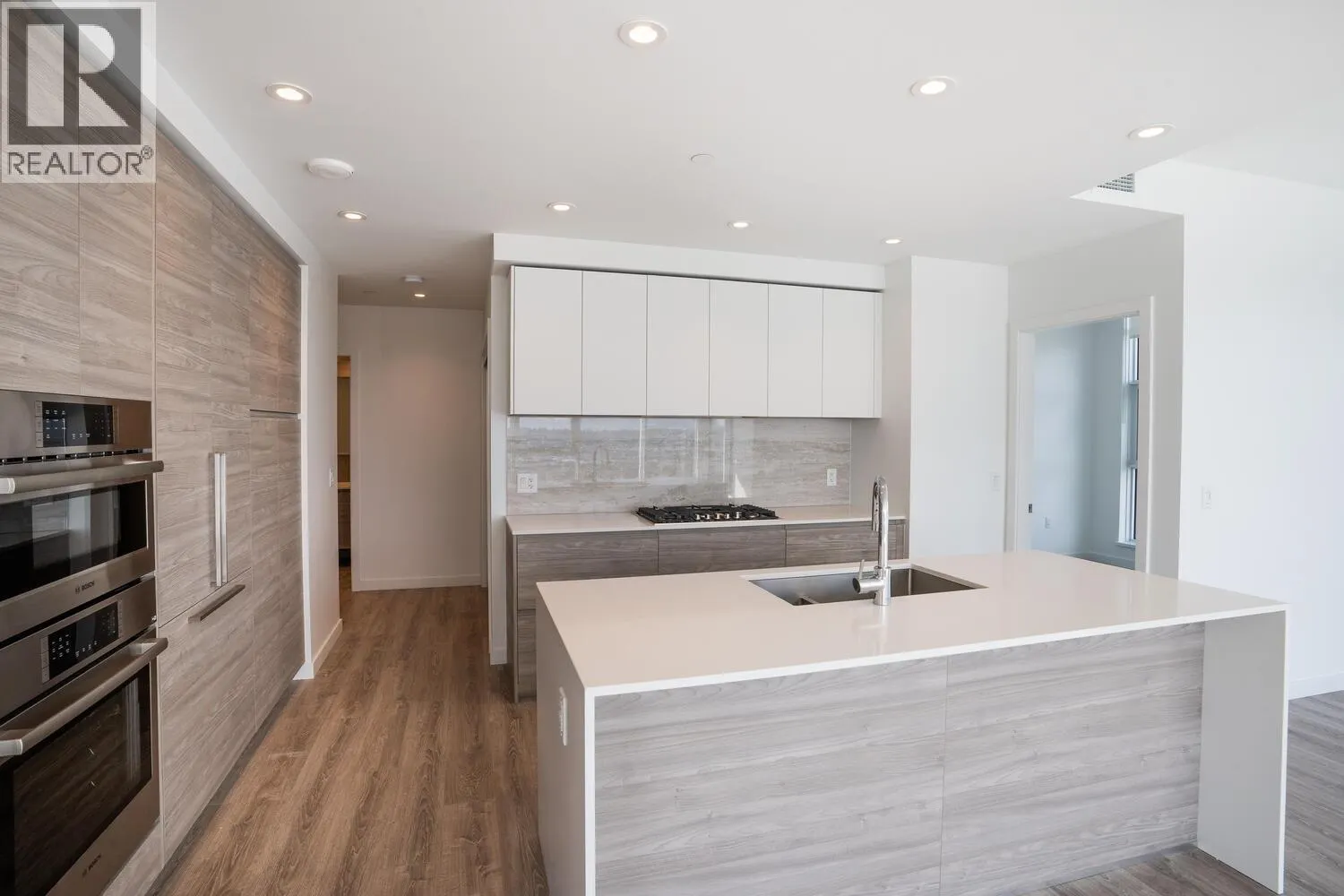 1907 680 QUAYSIDE DRIVE