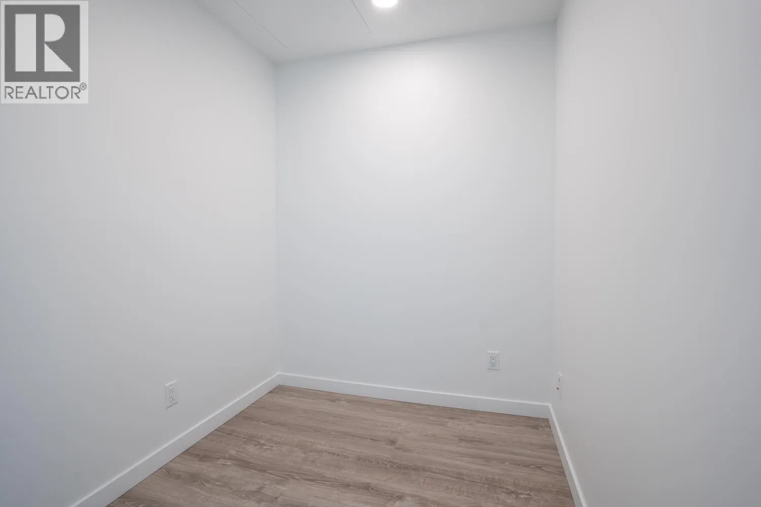 1907 680 QUAYSIDE DRIVE