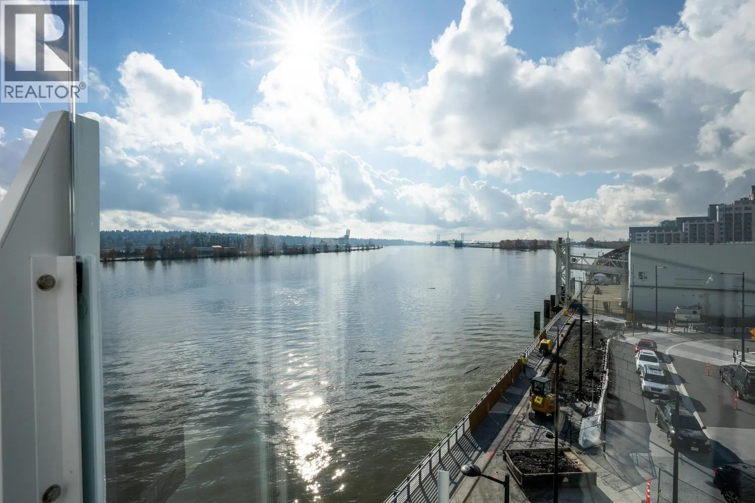 1907 680 QUAYSIDE DRIVE