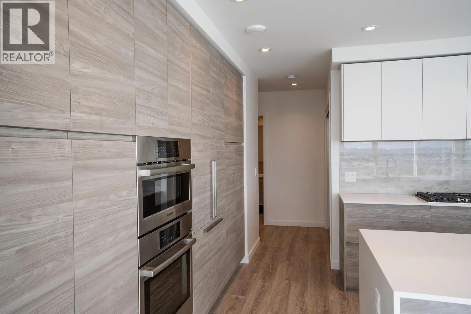 1907 680 QUAYSIDE DRIVE