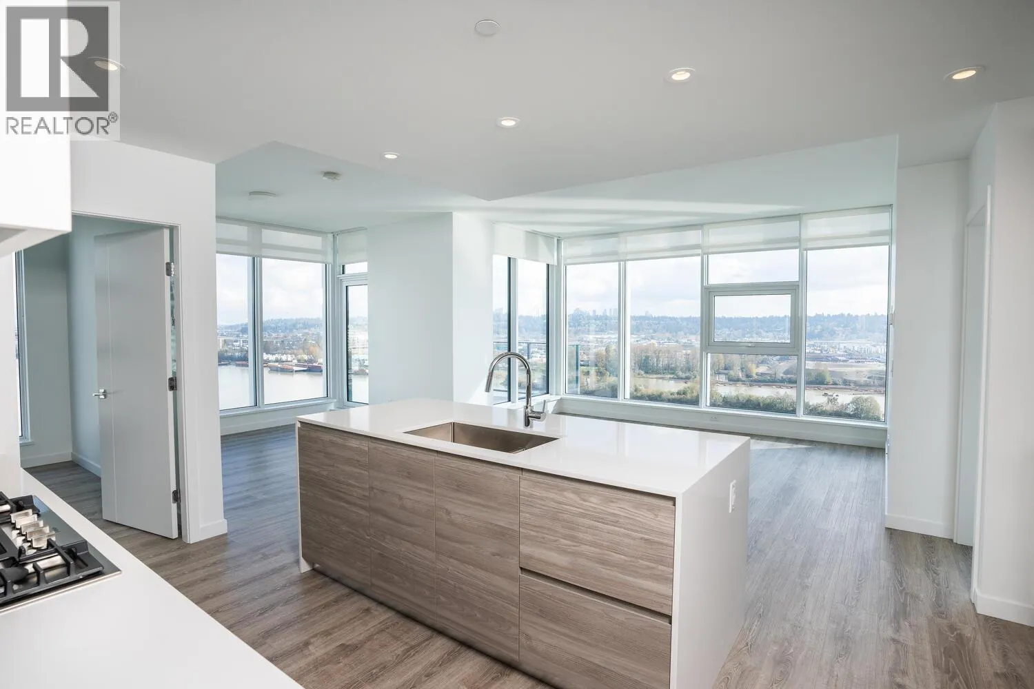 1907 680 QUAYSIDE DRIVE