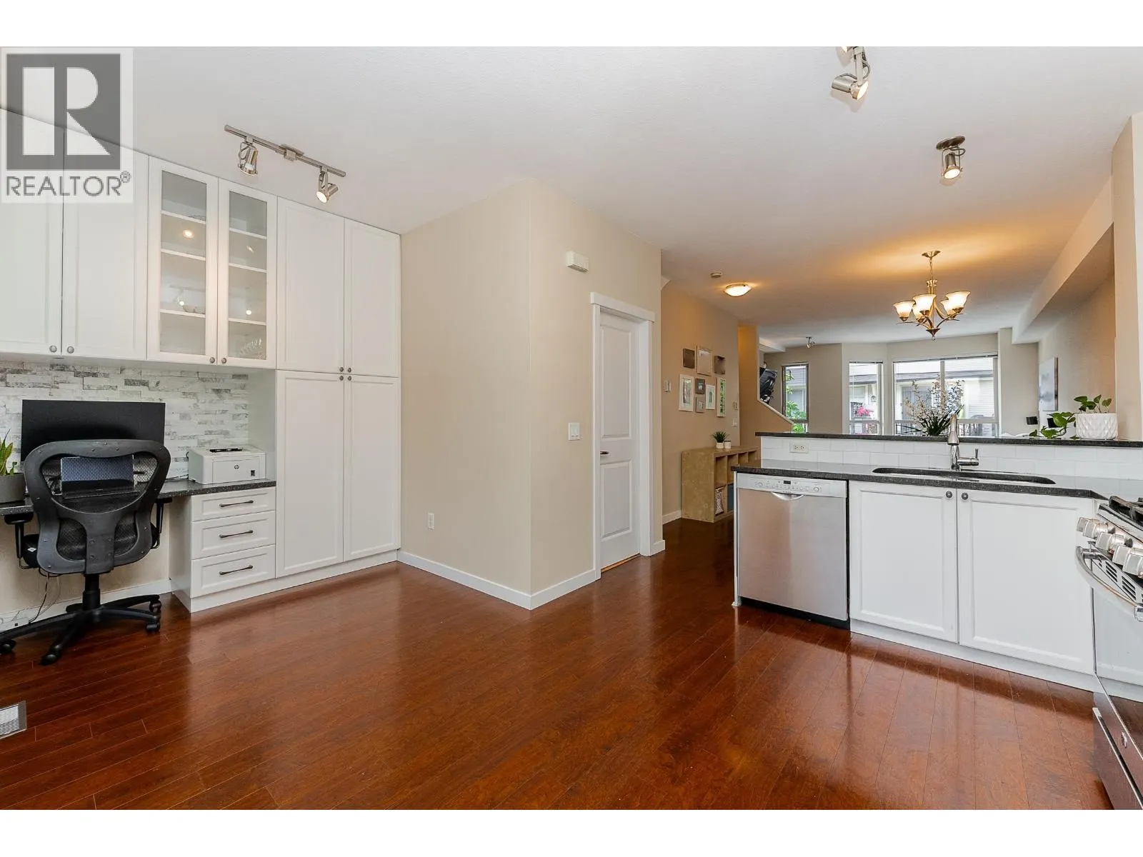 17 100 KLAHANIE DRIVE