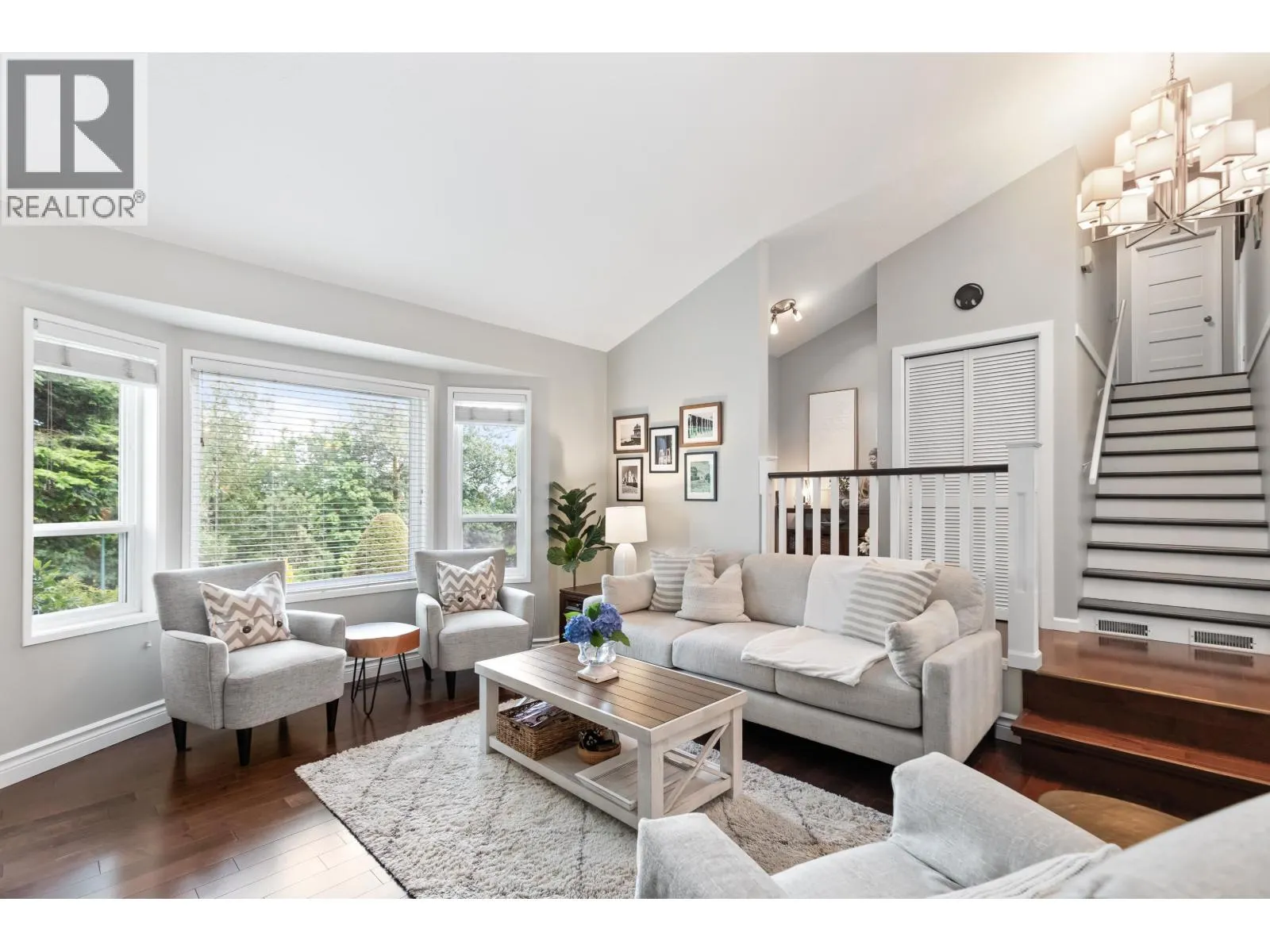 472 RIVERVIEW CRESCENT