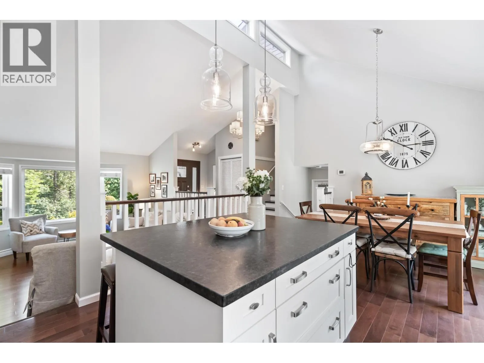 472 RIVERVIEW CRESCENT