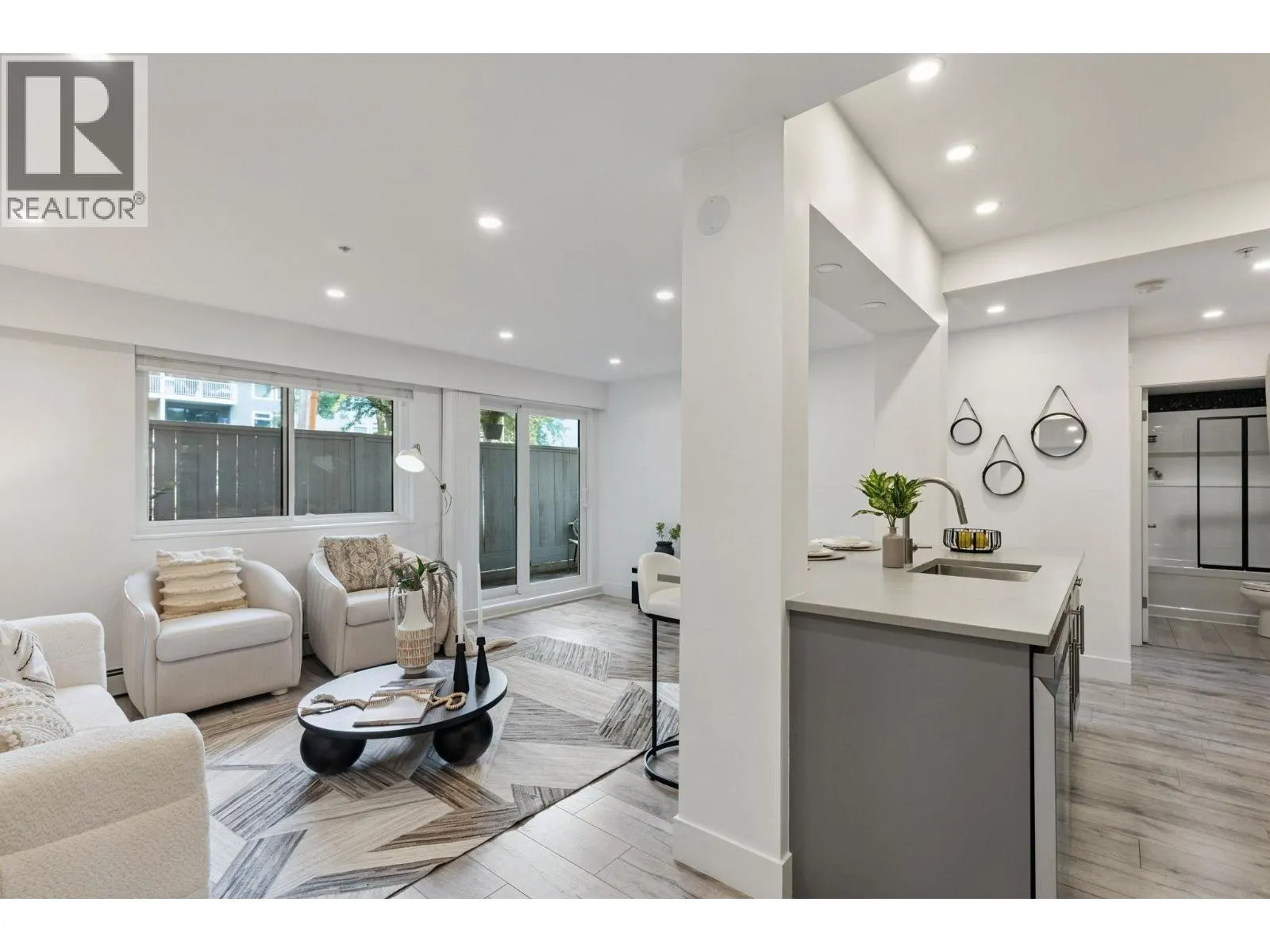 101 2036 COQUITLAM AVENUE