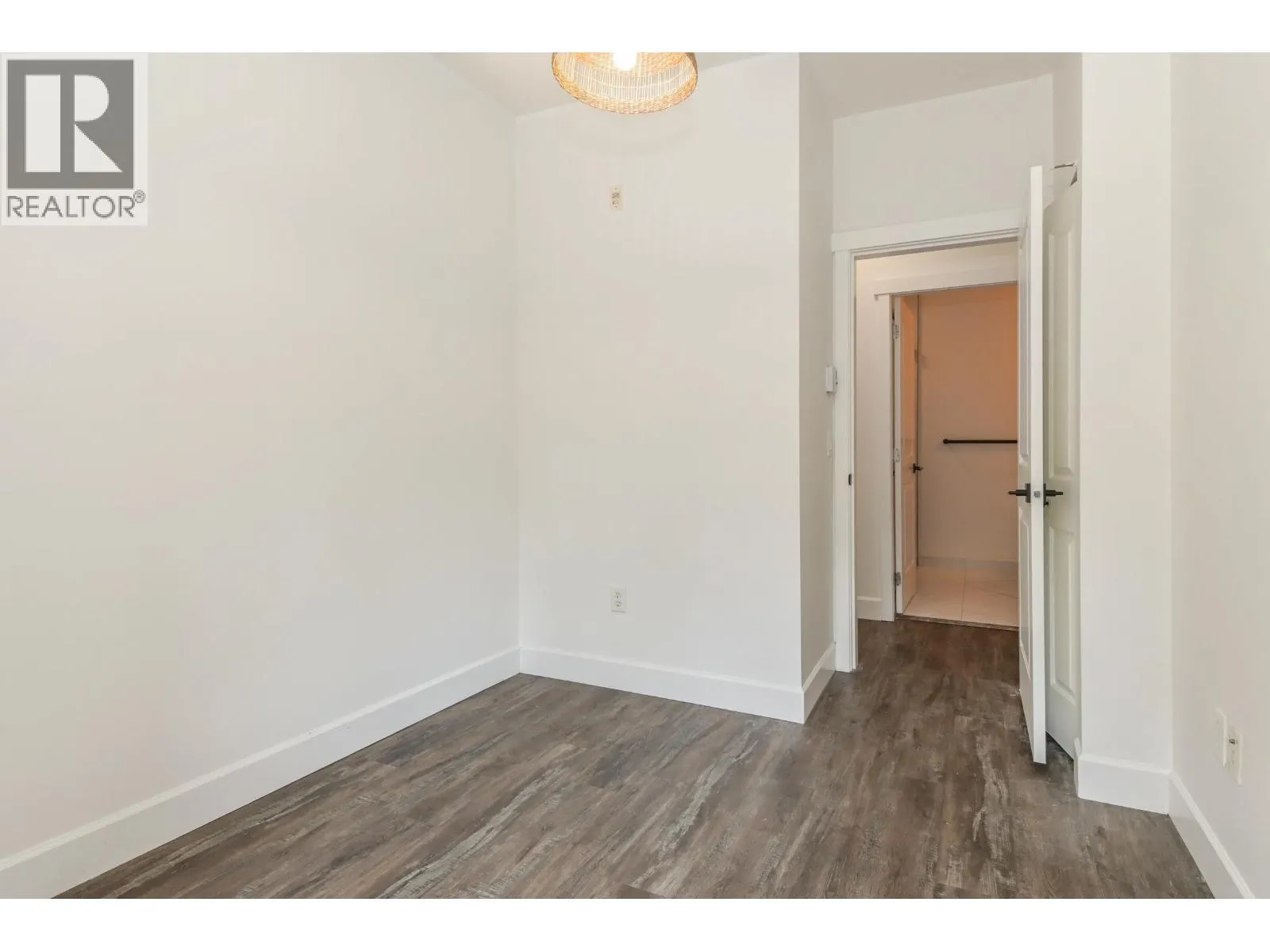 117 801 KLAHANIE DRIVE
