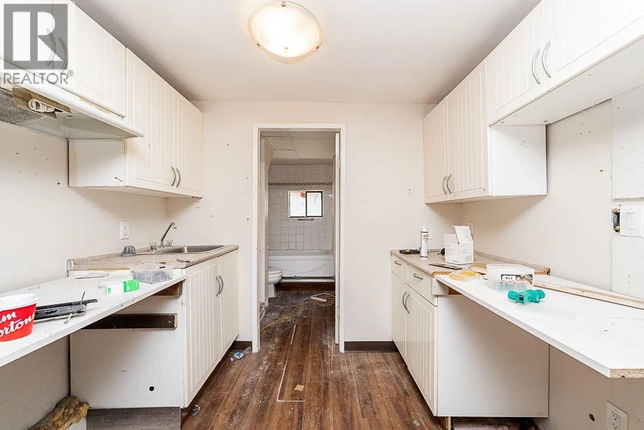 1747 SALISBURY AVENUE