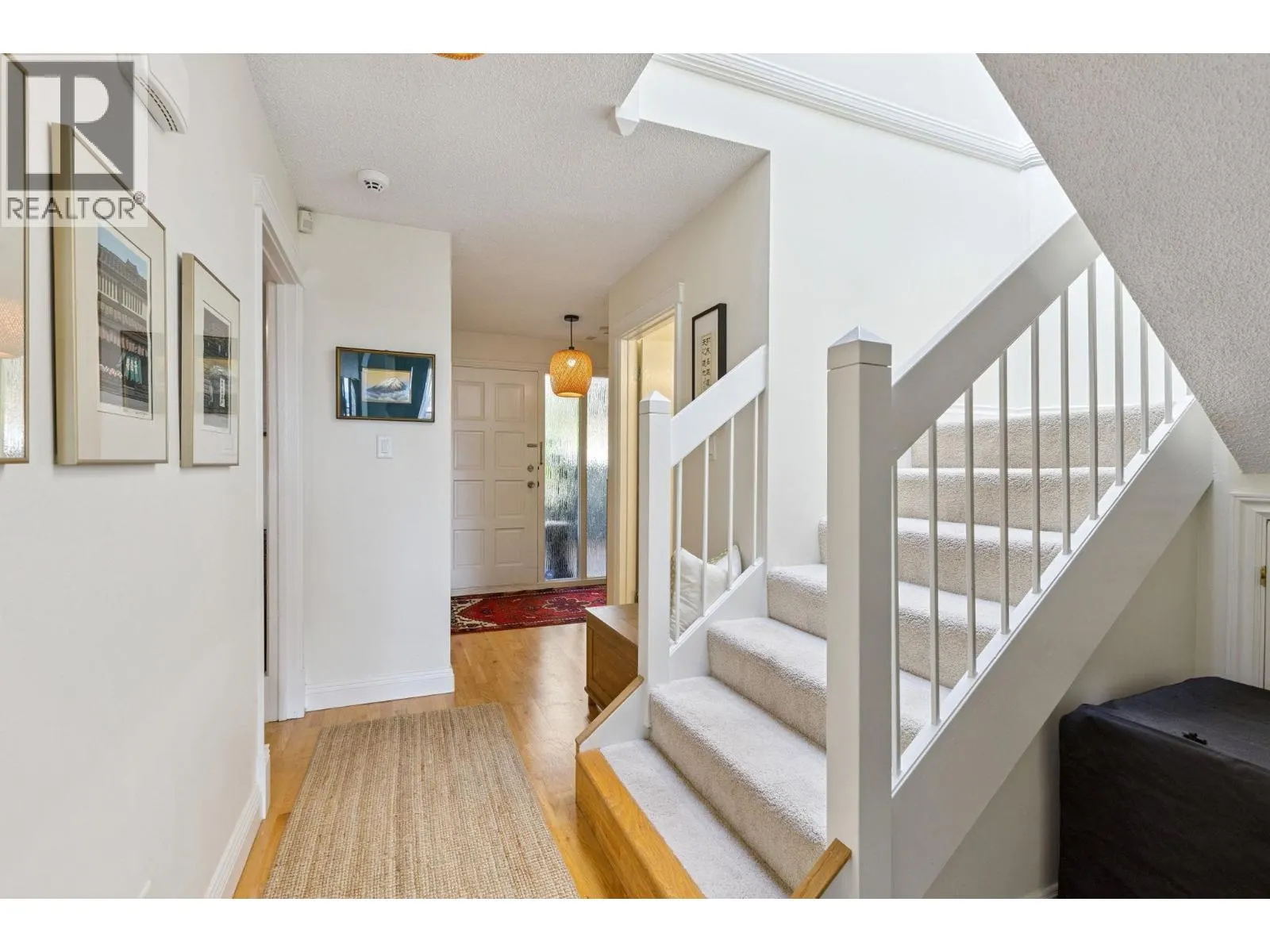 24 2214 FOLKESTONE WAY
