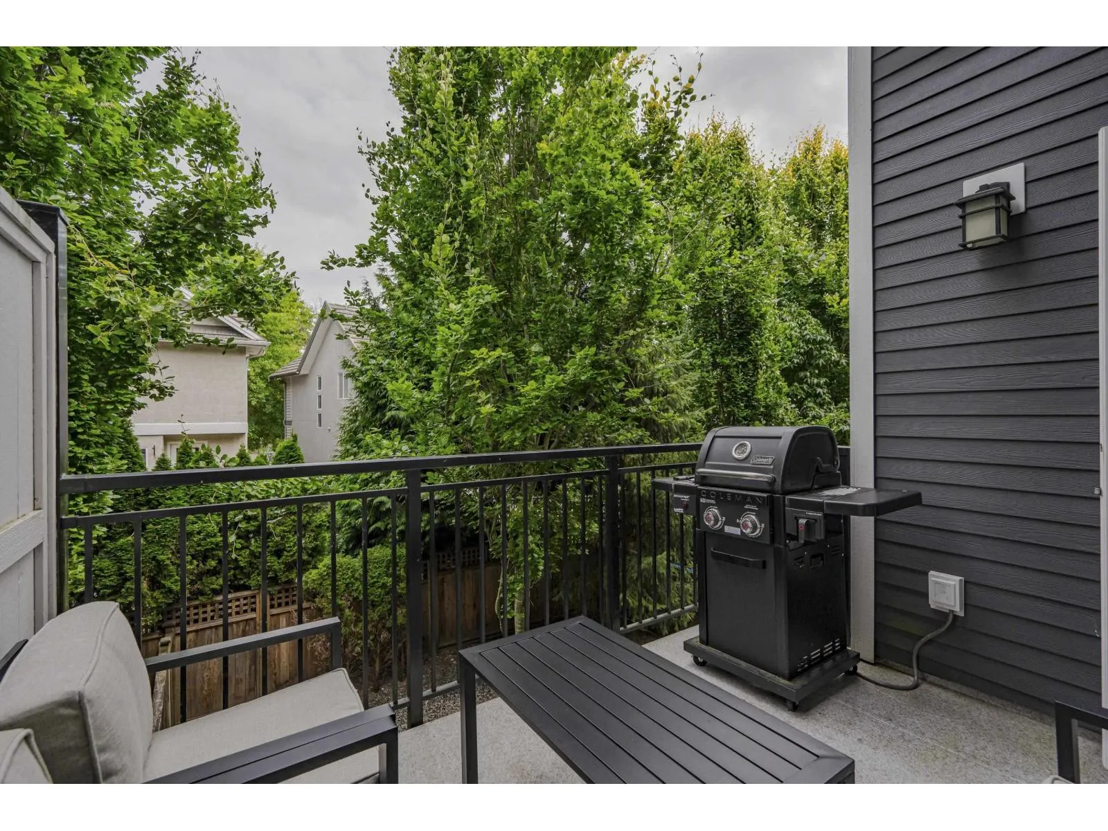 18 3303 ROSEMARY HEIGHTS CRESCENT