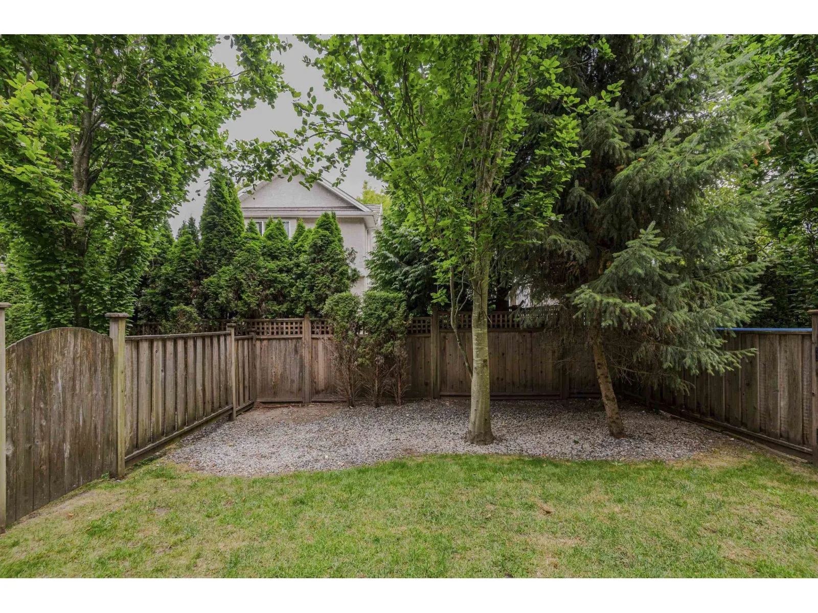 18 3303 ROSEMARY HEIGHTS CRESCENT