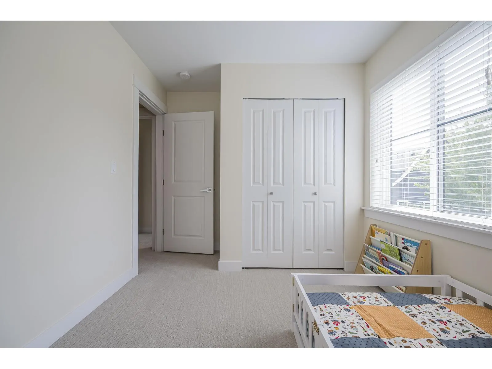 18 3303 ROSEMARY HEIGHTS CRESCENT