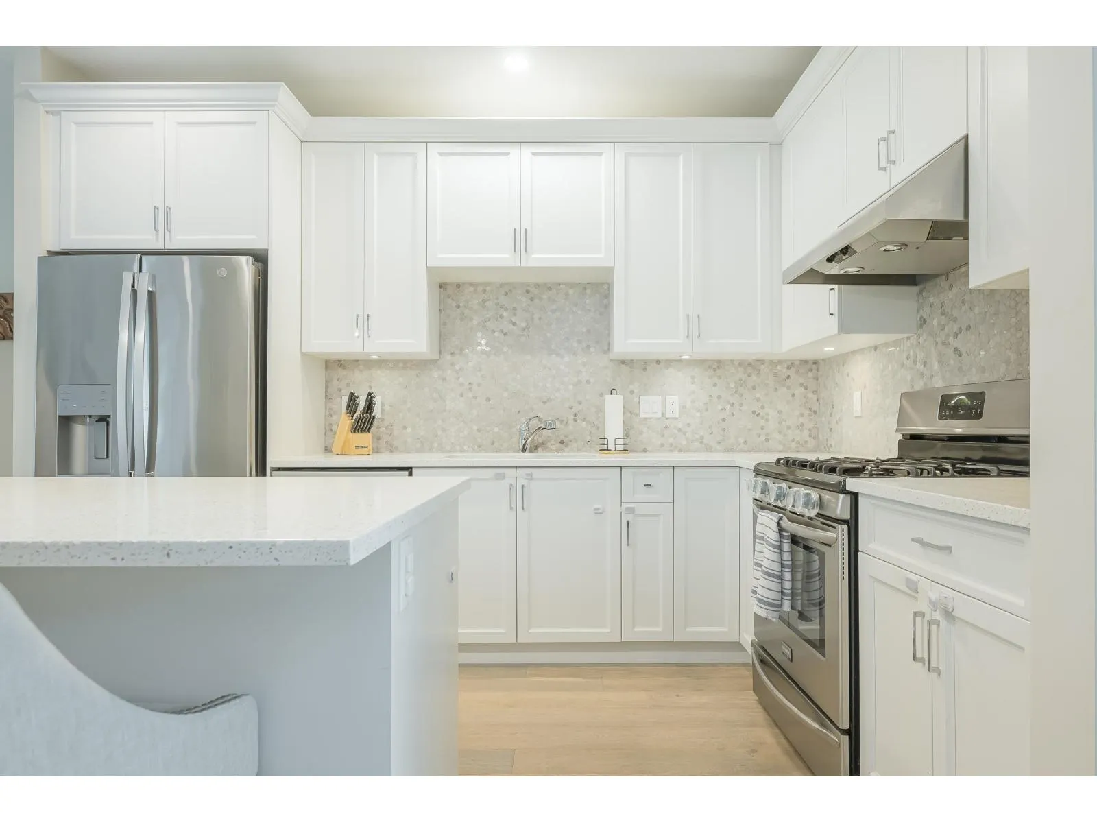 18 3303 ROSEMARY HEIGHTS CRESCENT
