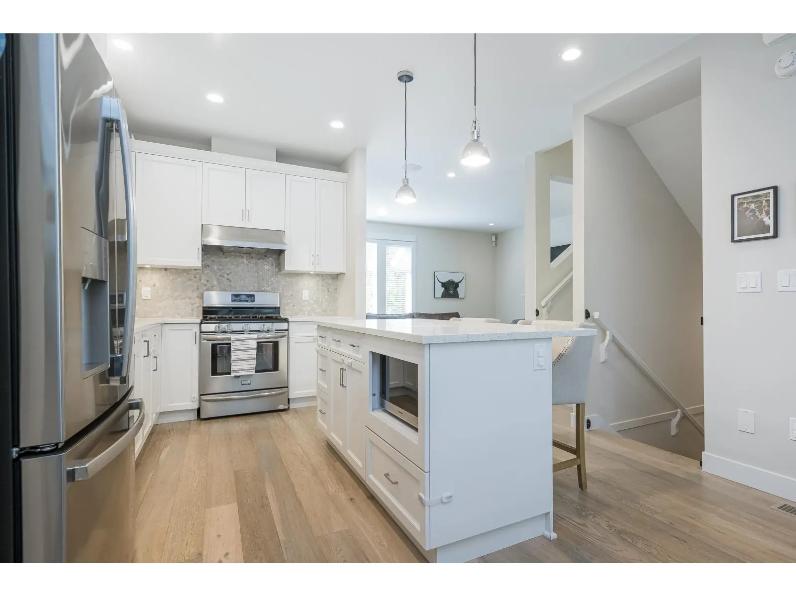18 3303 ROSEMARY HEIGHTS CRESCENT