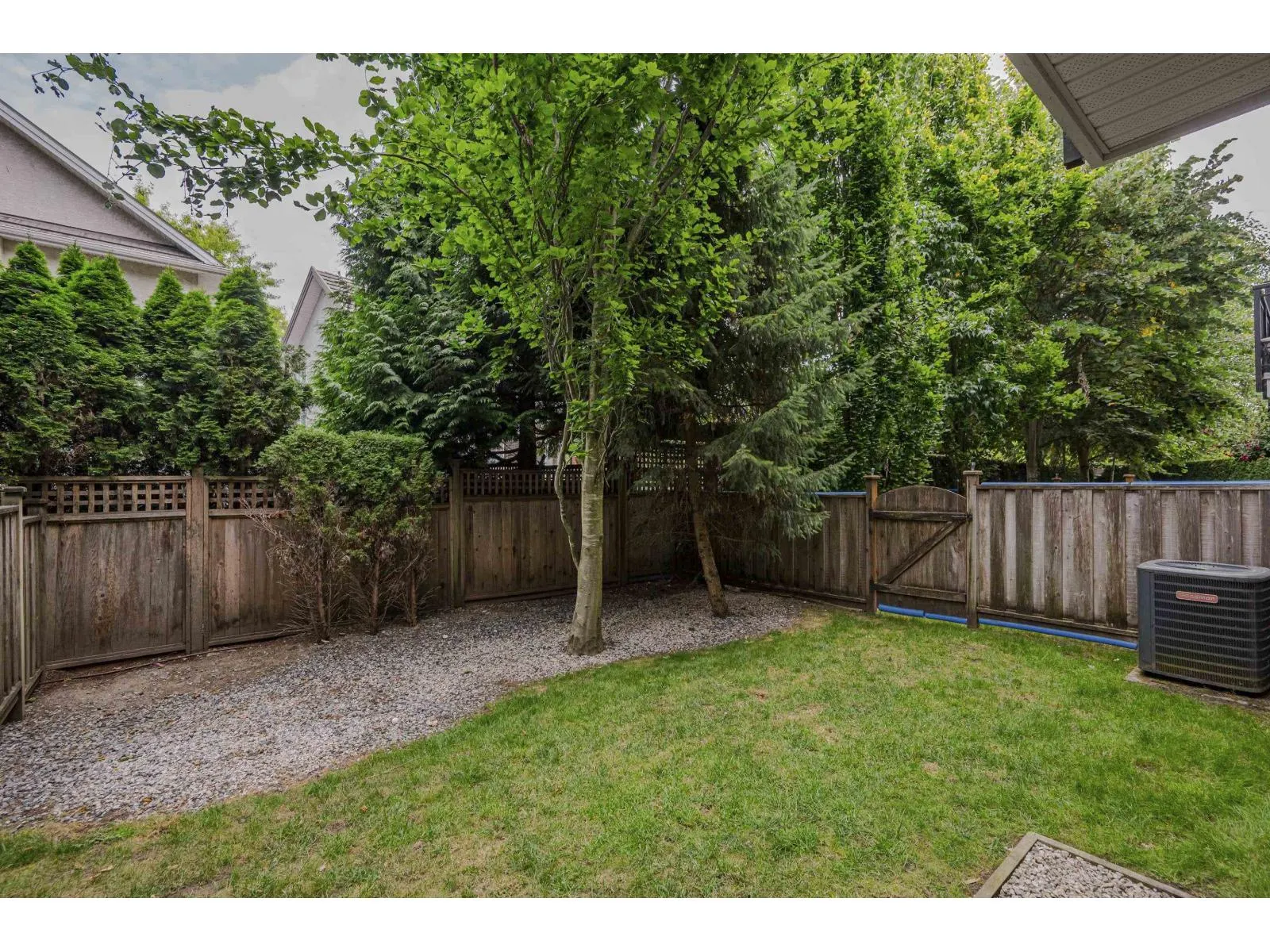 18 3303 ROSEMARY HEIGHTS CRESCENT
