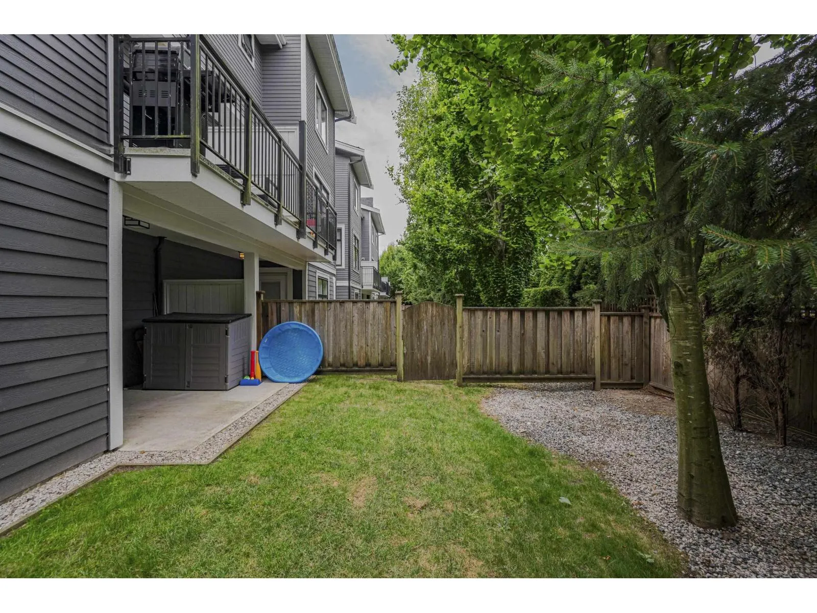 18 3303 ROSEMARY HEIGHTS CRESCENT